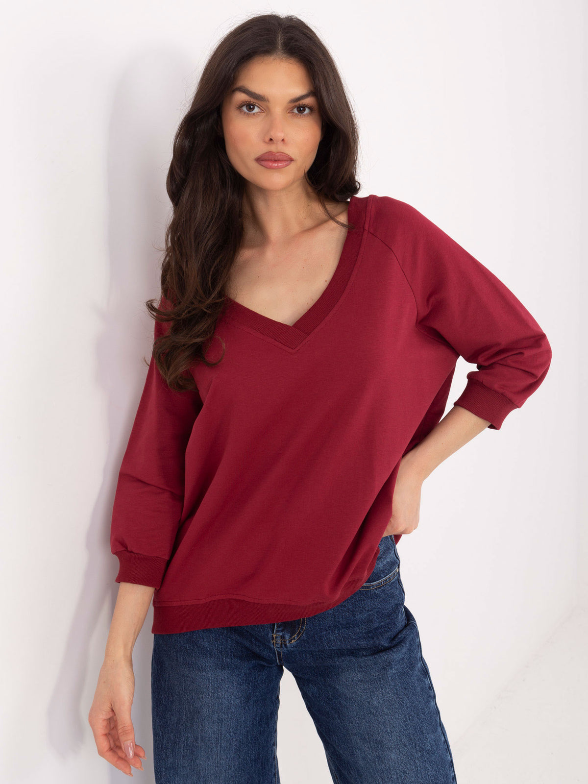 Basic Sweater met V-hals – Bordeaux