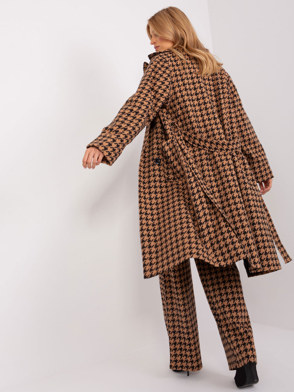 Camel-Zwarte Lange Houndstooth Mantel met Ceintuur