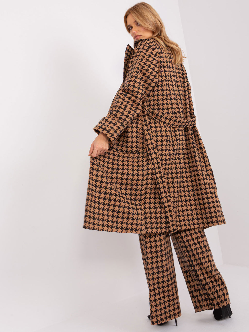 Camel-Zwarte Lange Houndstooth Mantel met Ceintuur