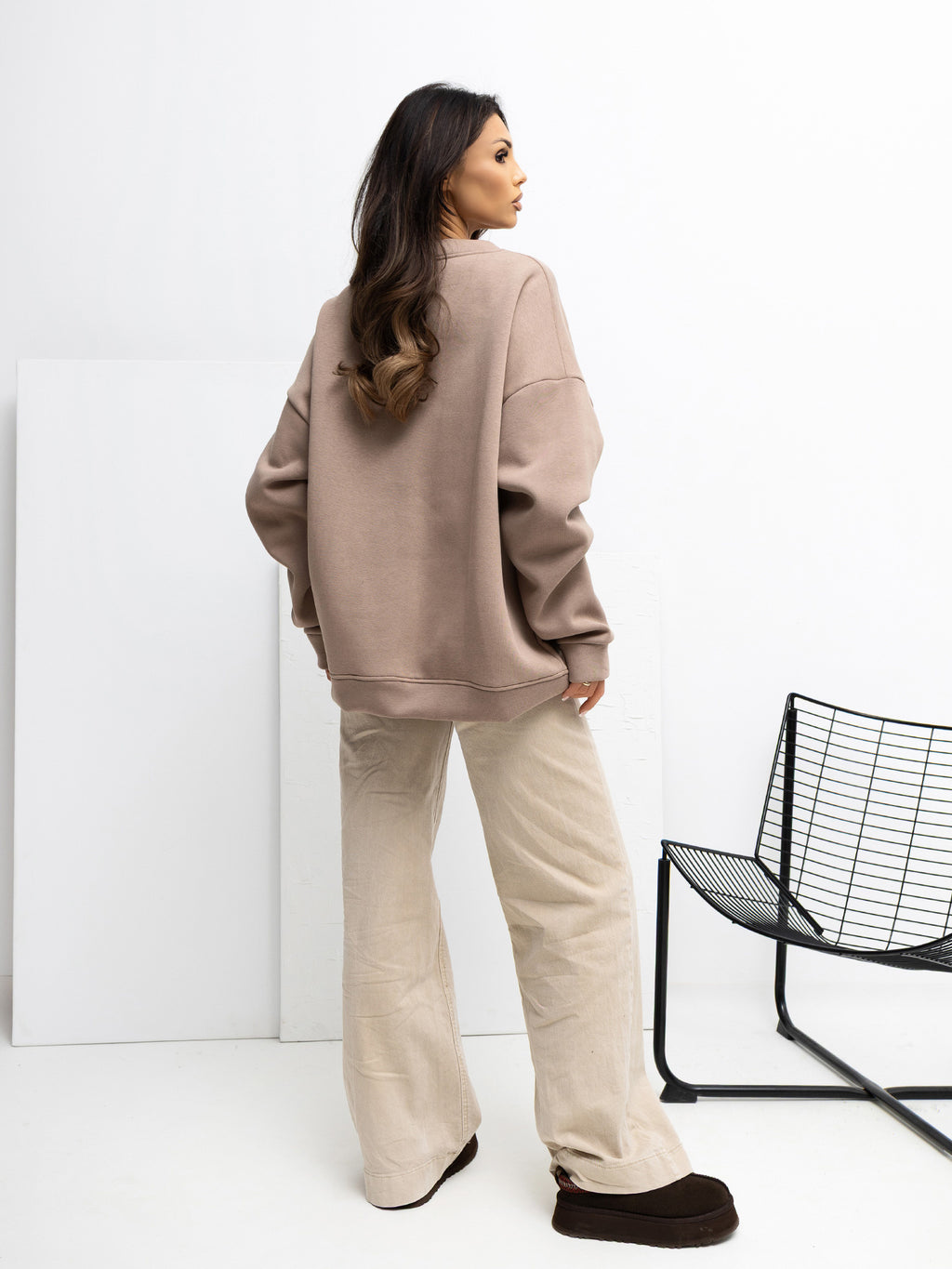 Oversized Sweater met Patch – Donkerbeige