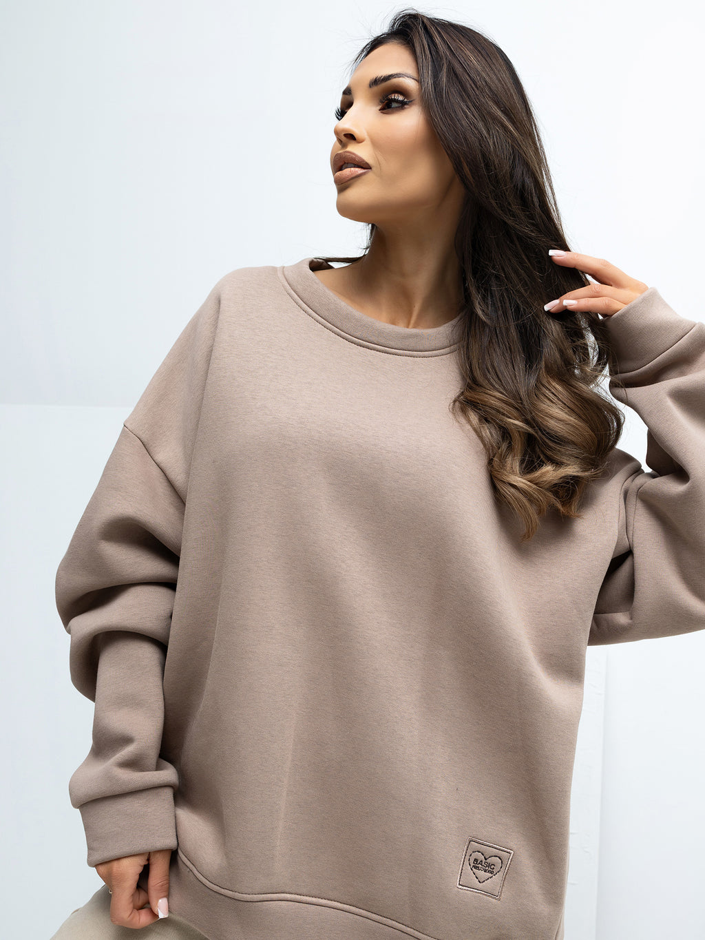 Oversized Sweater met Patch – Donkerbeige