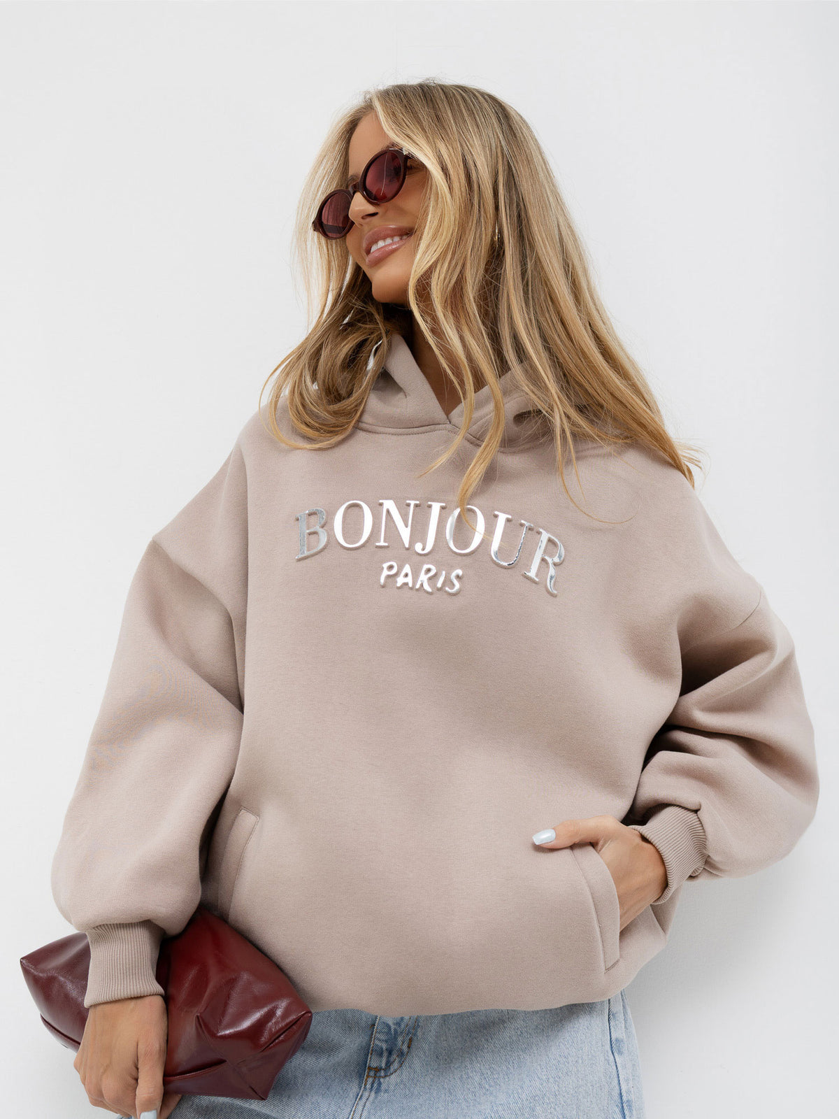 Lille Hoodie met Zakken – Donkerbeige