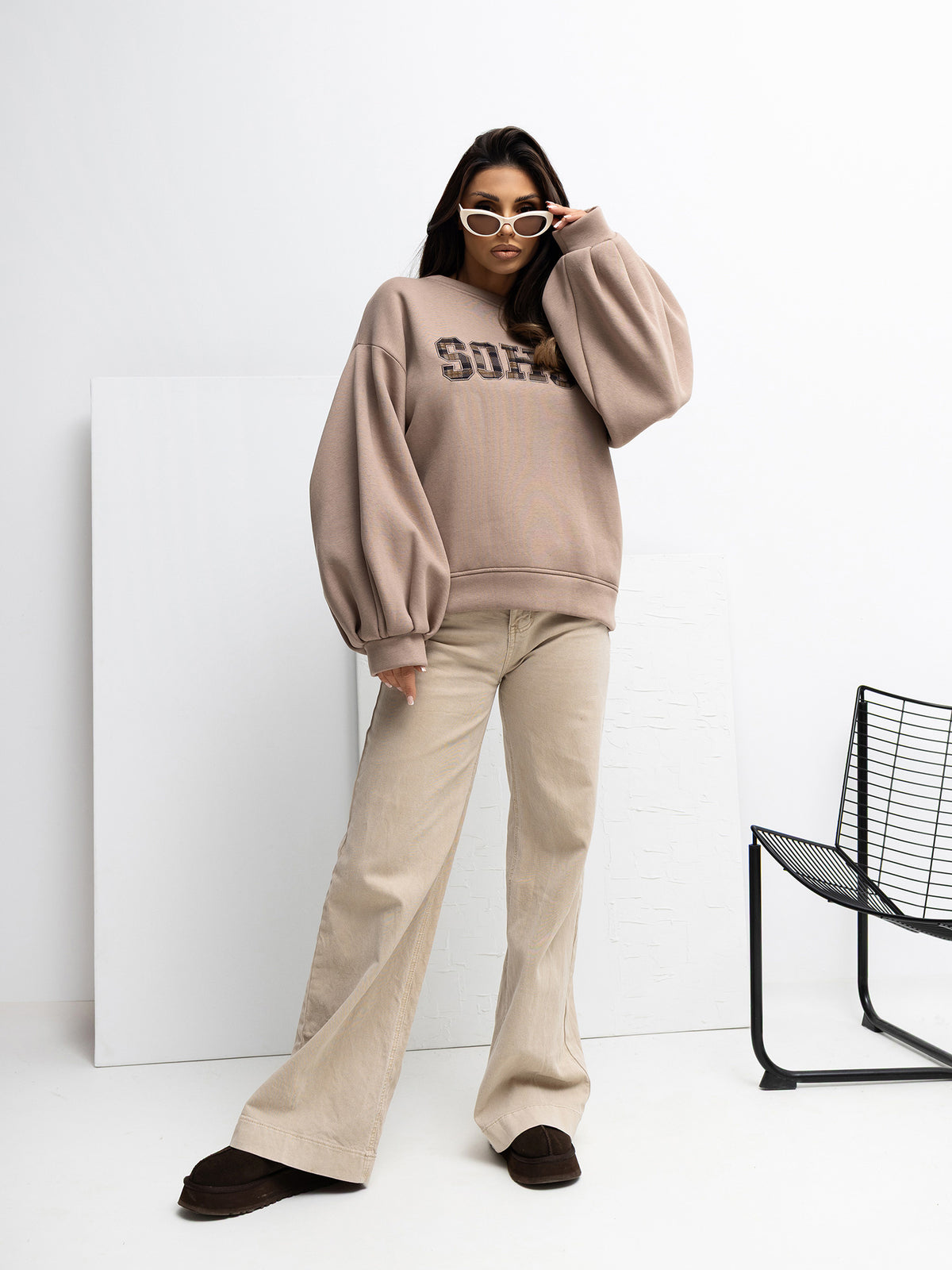 Sweater met Ruguitsnijding – Donkerbeige