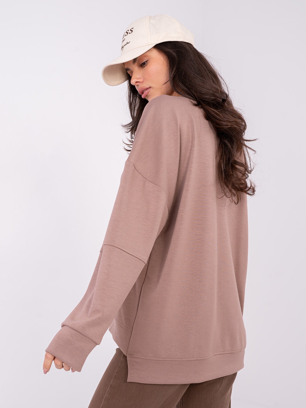 Oversized Sweater met Langere Achterkant – Donkerbeige