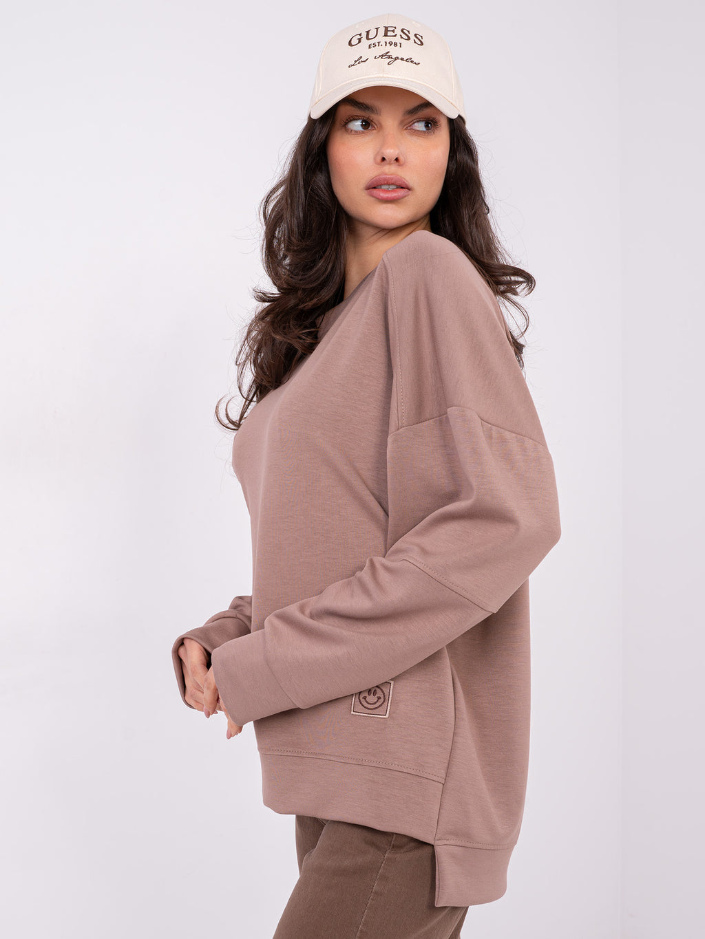 Oversized Sweater met Langere Achterkant – Donkerbeige