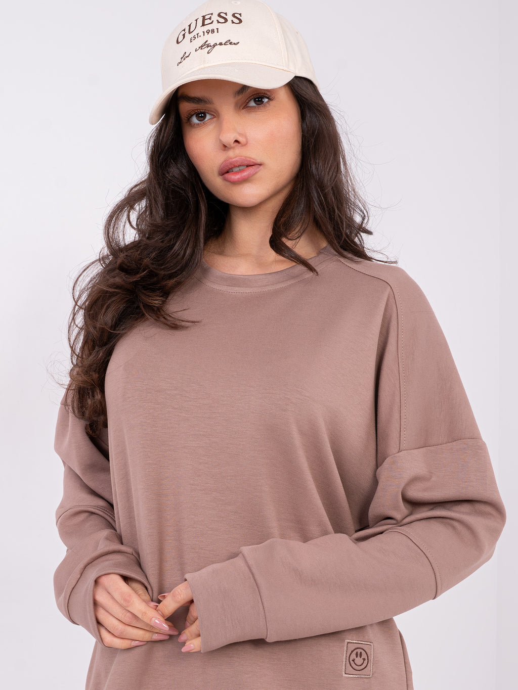 Oversized Sweater met Langere Achterkant – Donkerbeige