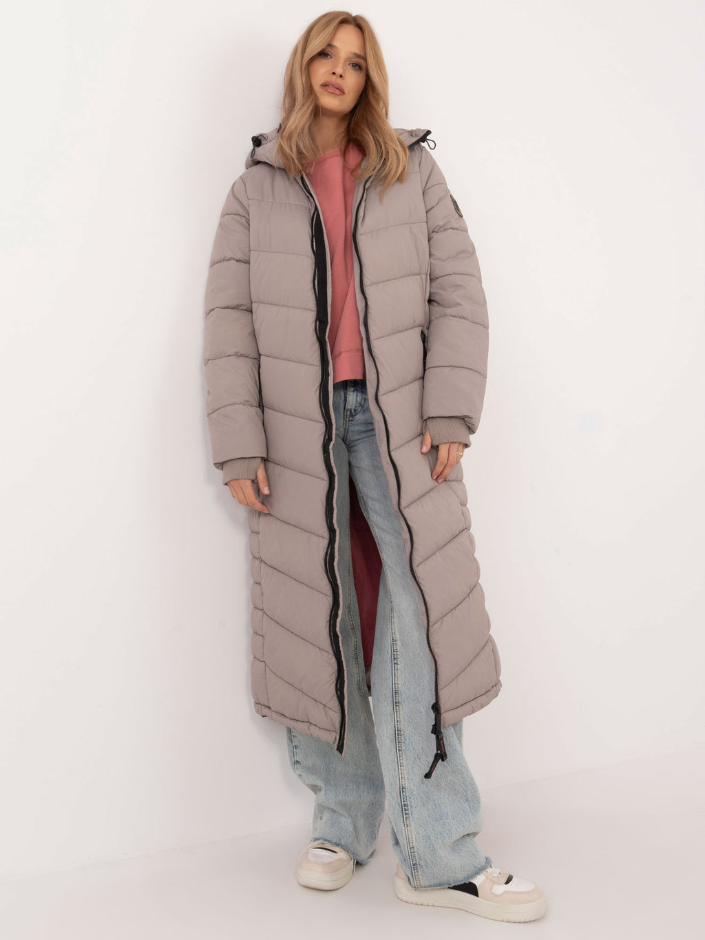 Lange Gewatteerde Winterjas met Capuchon – Donkerbeige