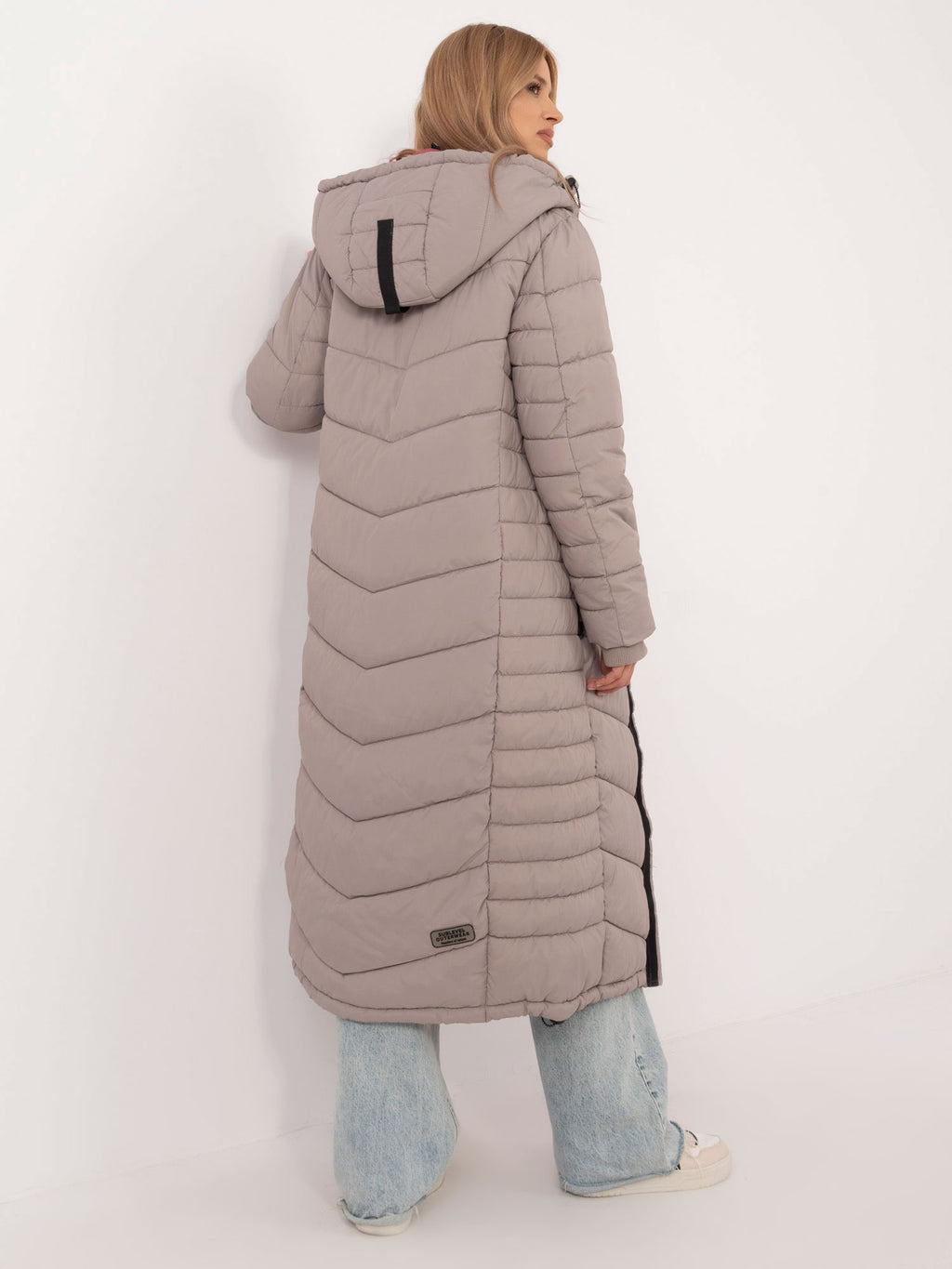 Lange Gewatteerde Winterjas met Capuchon – Donkerbeige