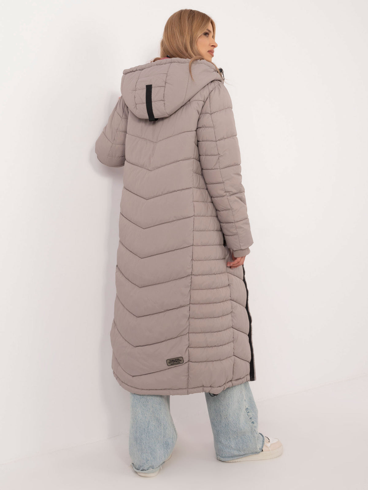 Lange Gewatteerde Winterjas met Capuchon – Donkerbeige