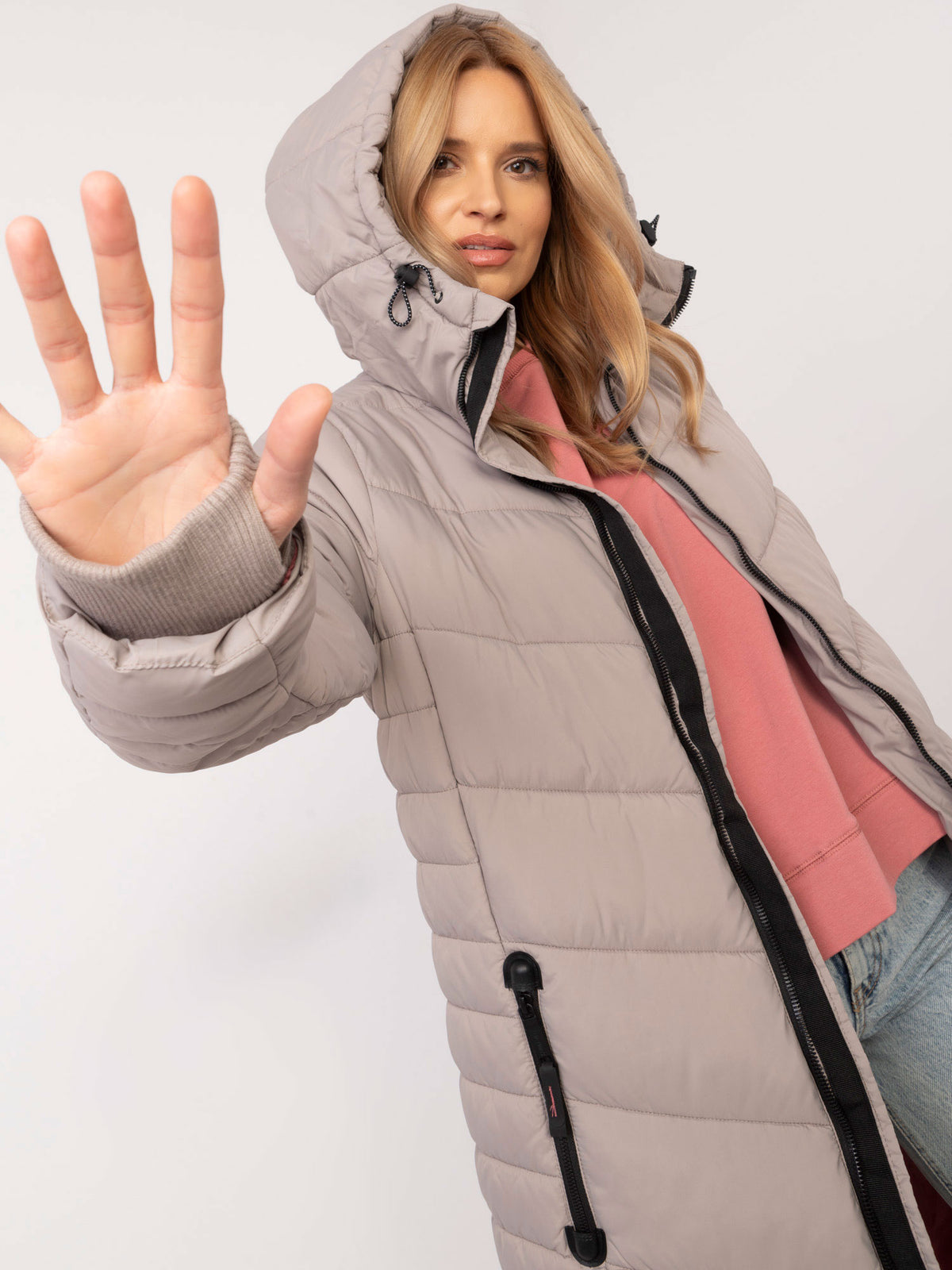 Lange Gewatteerde Winterjas met Capuchon – Donkerbeige