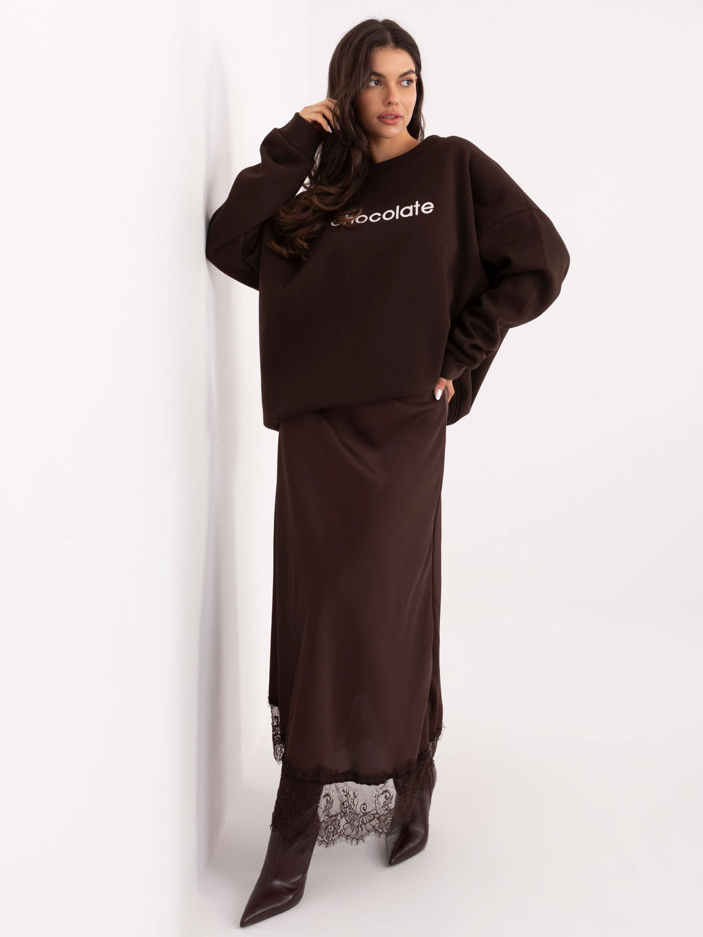 Oversized Sweater met Chocolate-Borduursel – Donkerbruin
