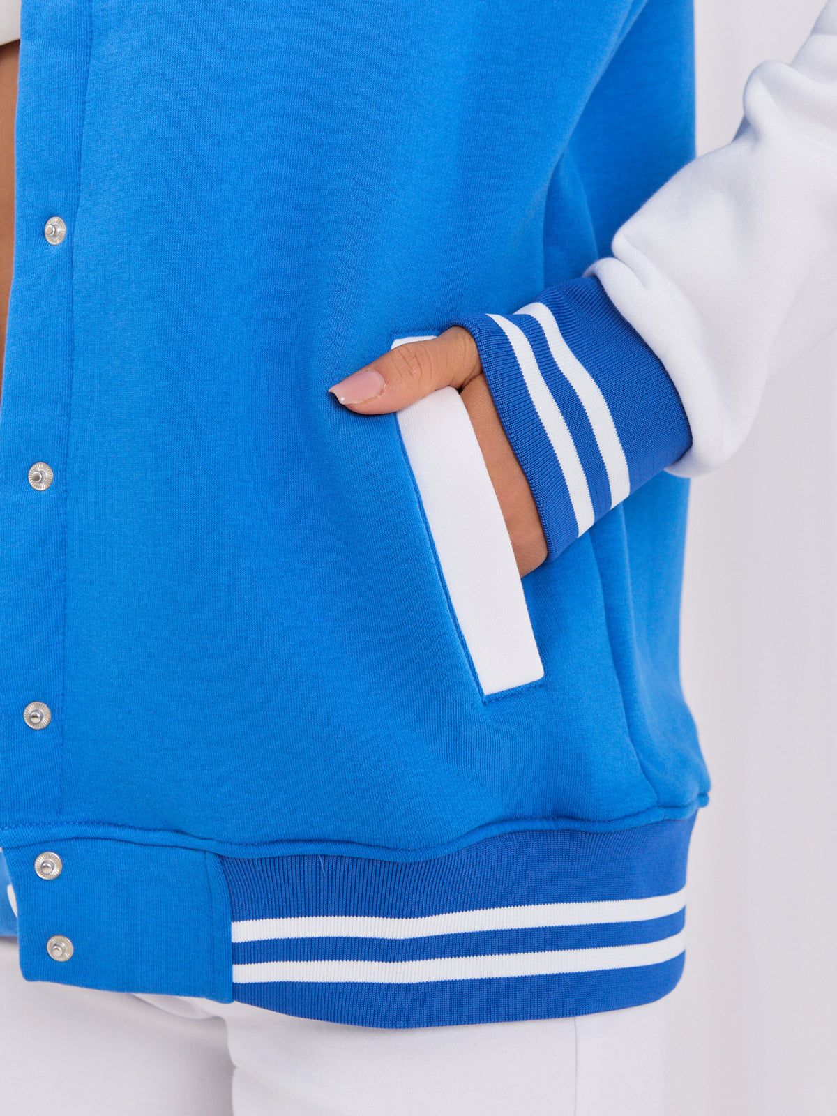 Bomber Sweater met Drukknopen – Donkerblauw/Wit