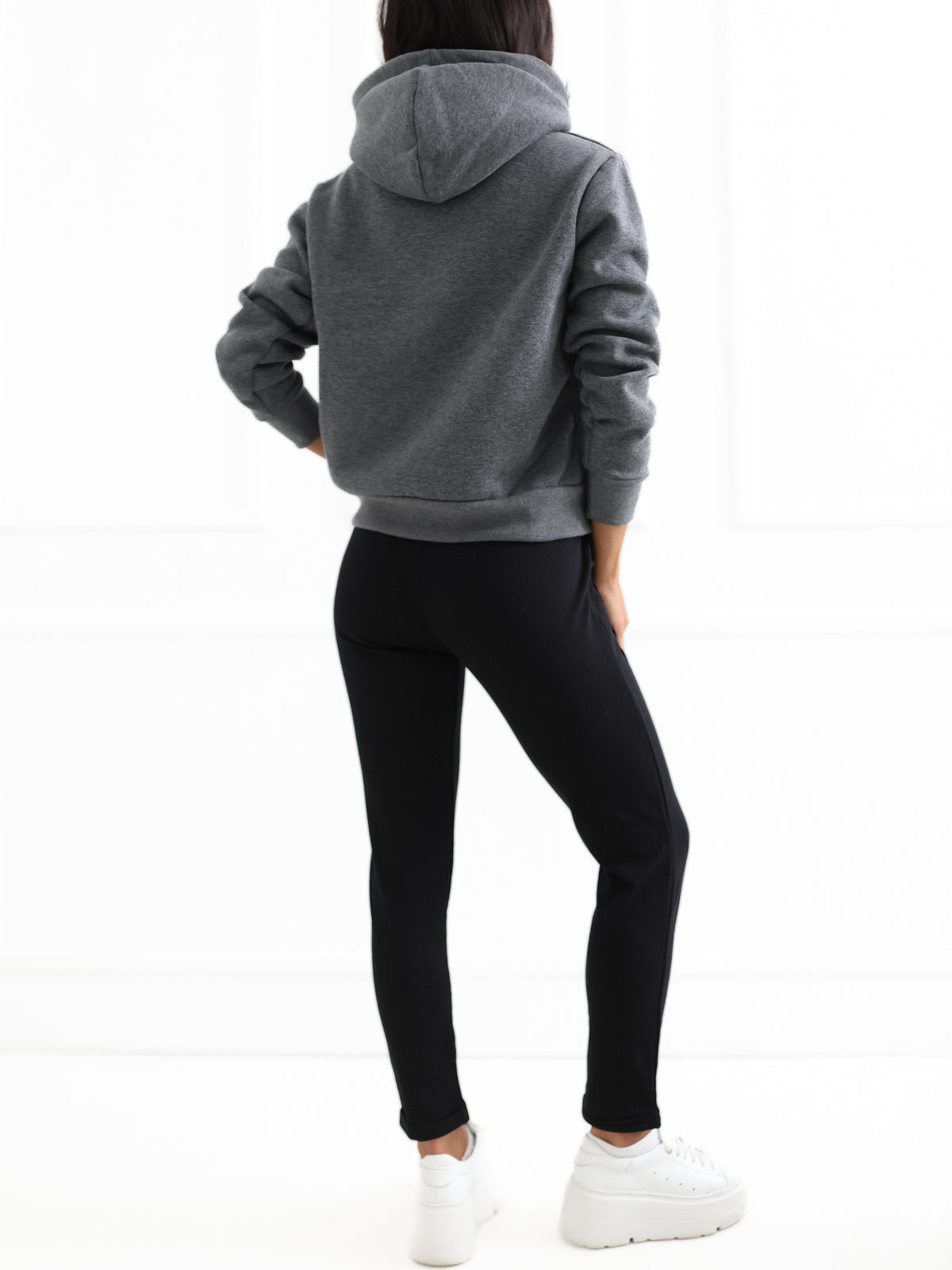 Basic Hoodie met Kangoeroezak – Donkergrijs