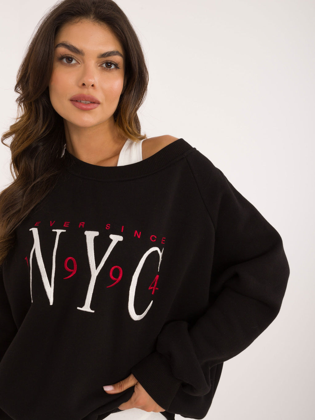Oversized Sweater met Borduursel – Zwart