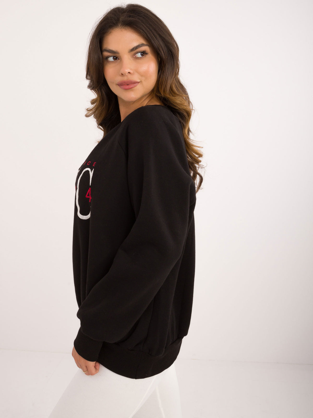 Oversized Sweater met Borduursel – Zwart