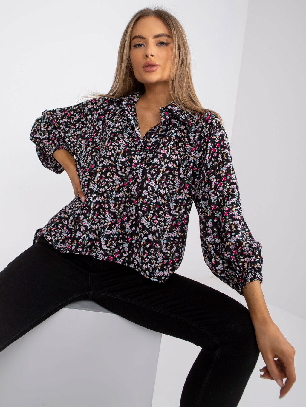 Blouse met Kleine Bloemenprint – Zwart/Roze