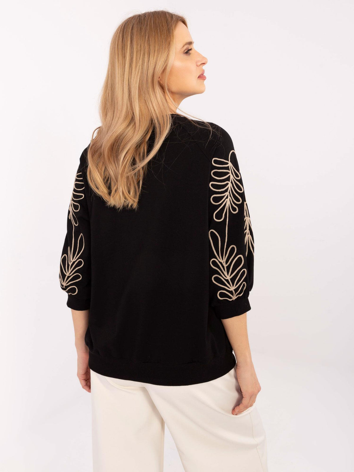 Sweater met Geborduurde Mouwen – Zwart
