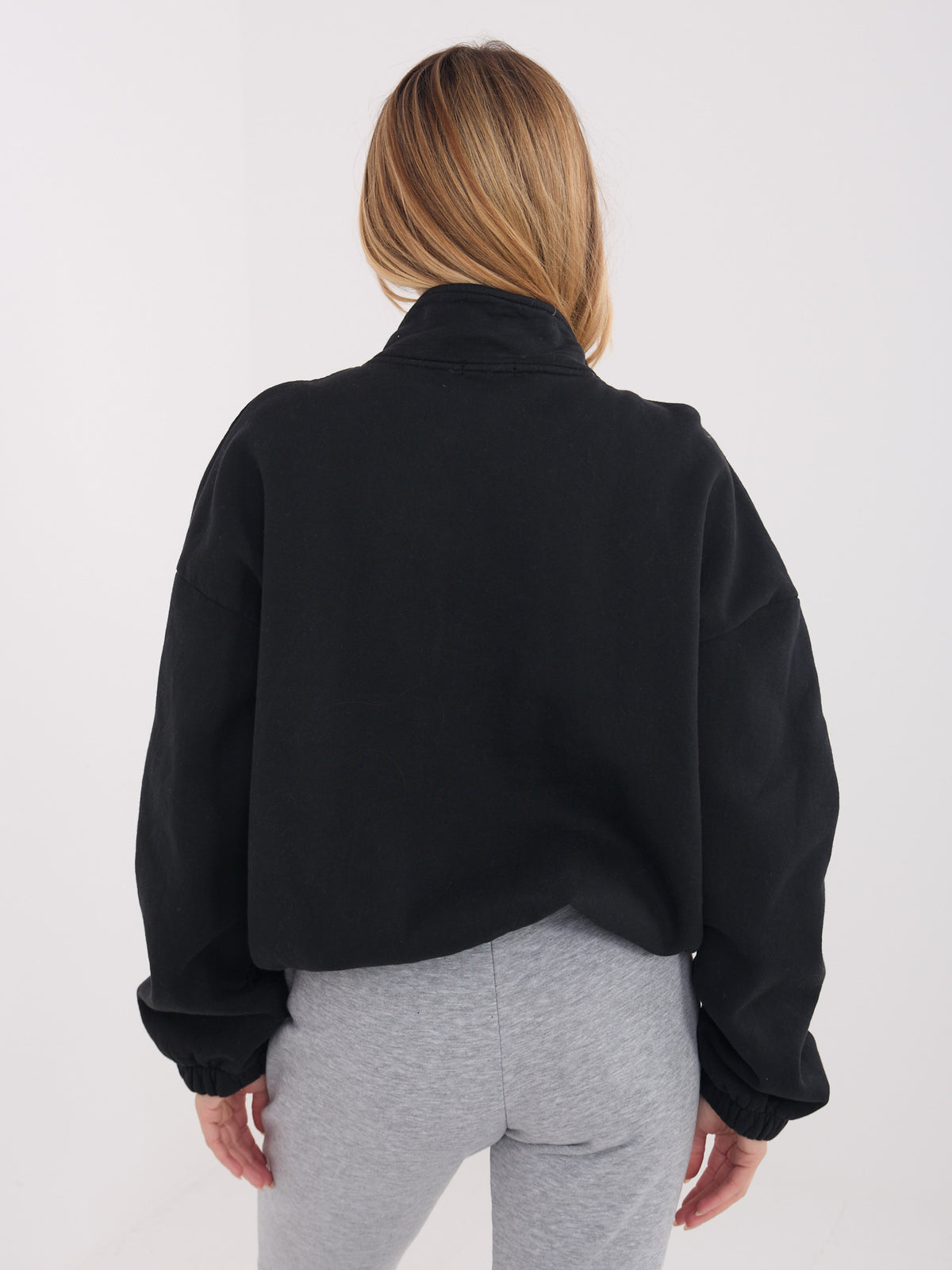 Sweater met Rits en Opstaande Kraag – Zwart