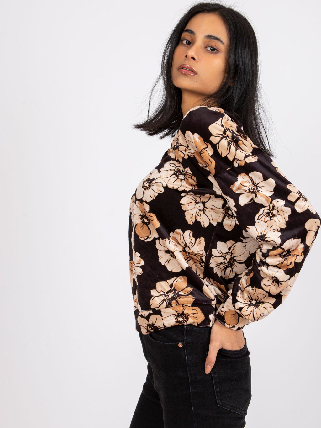 Blouse met Bloemenprint en Kettingdetail – Zwart/Beige