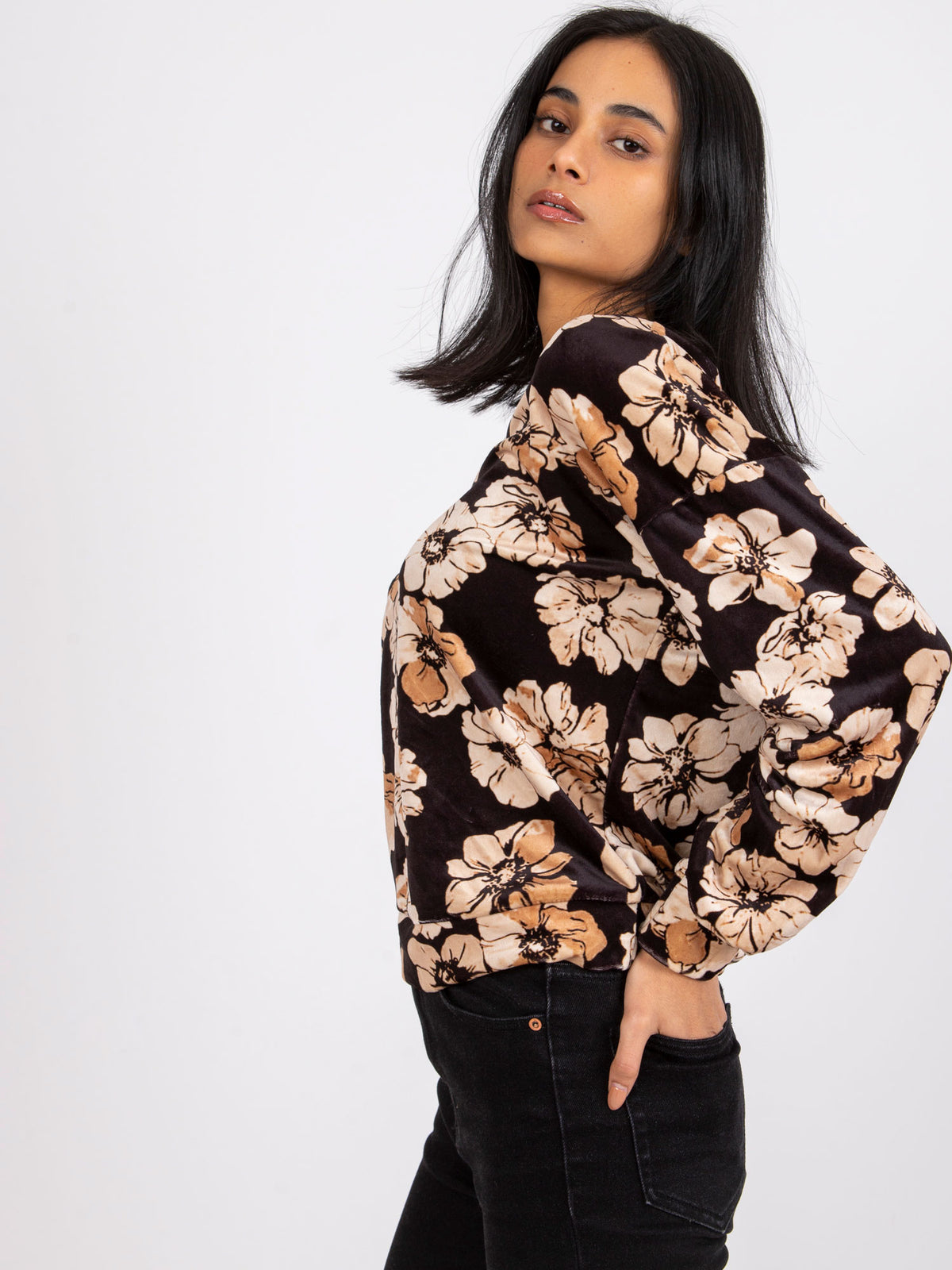 Blouse met Bloemenprint en Kettingdetail – Zwart/Beige