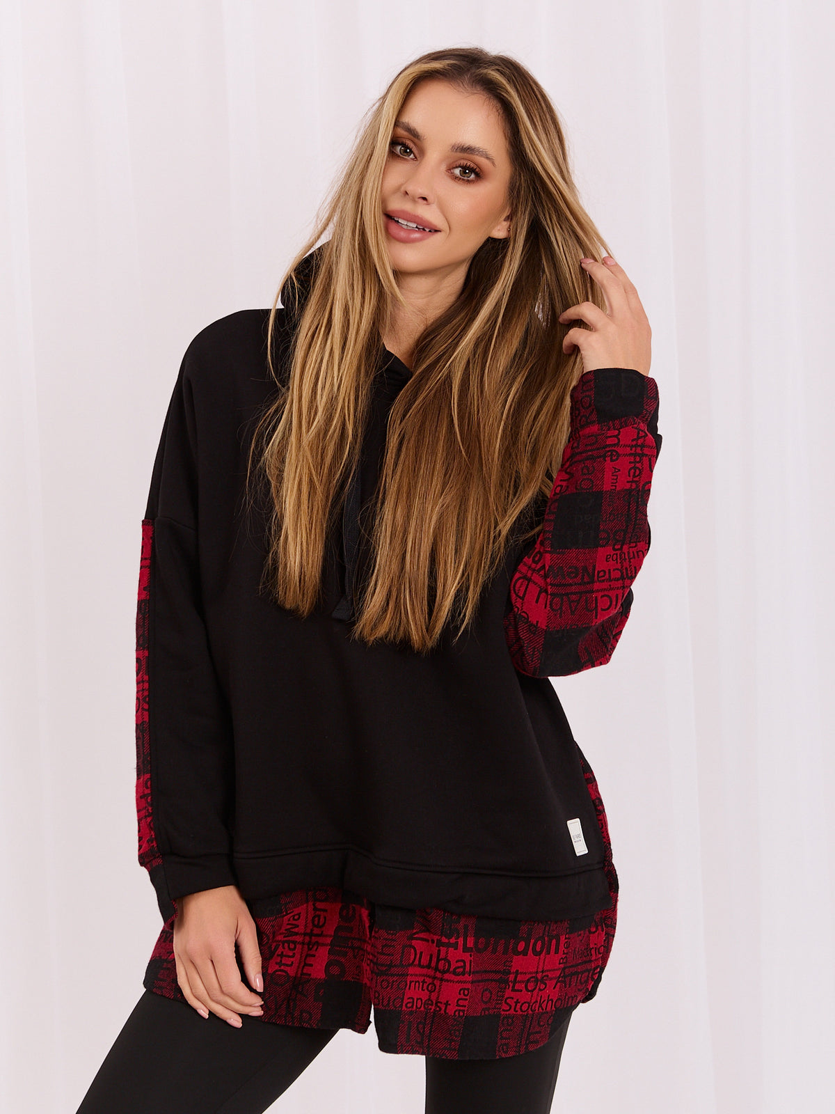 Hoodie met Contrasterende Print – Zwart/Rood