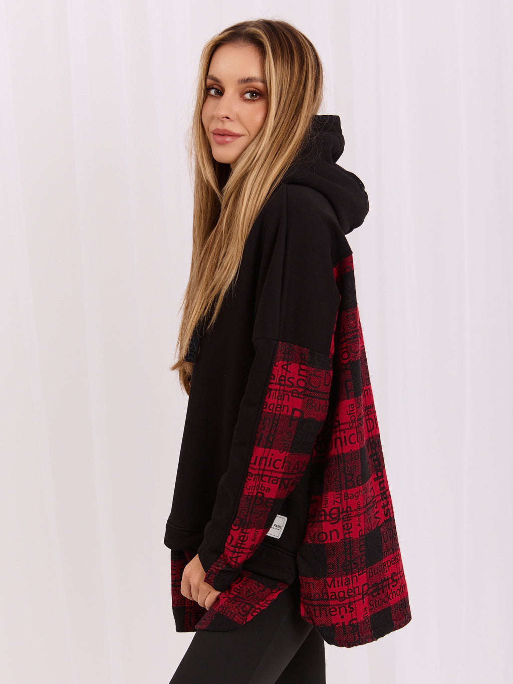Hoodie met Contrasterende Print – Zwart/Rood