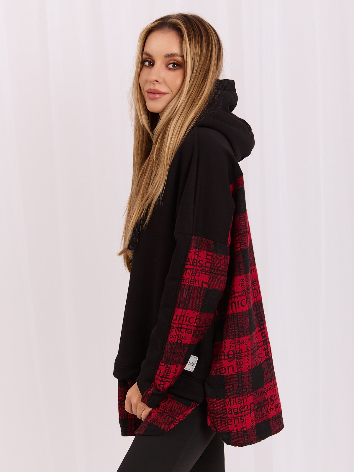 Hoodie met Contrasterende Print – Zwart/Rood
