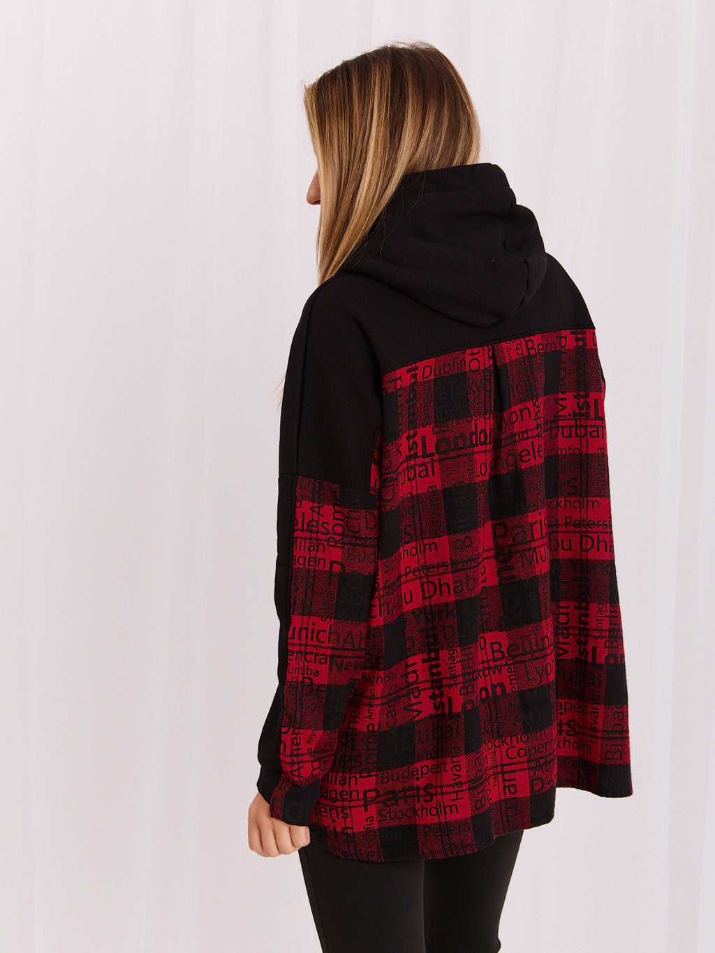 Hoodie met Contrasterende Print – Zwart/Rood