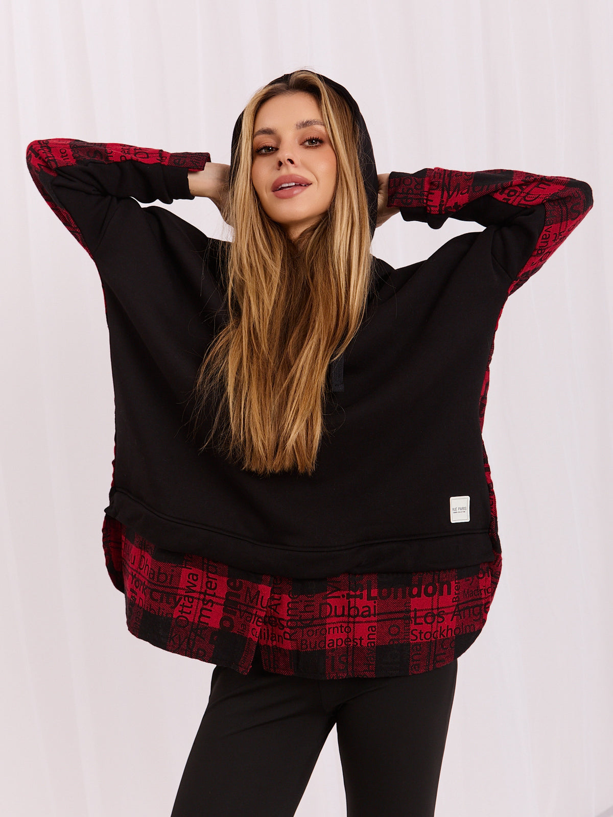 Hoodie met Contrasterende Print – Zwart/Rood