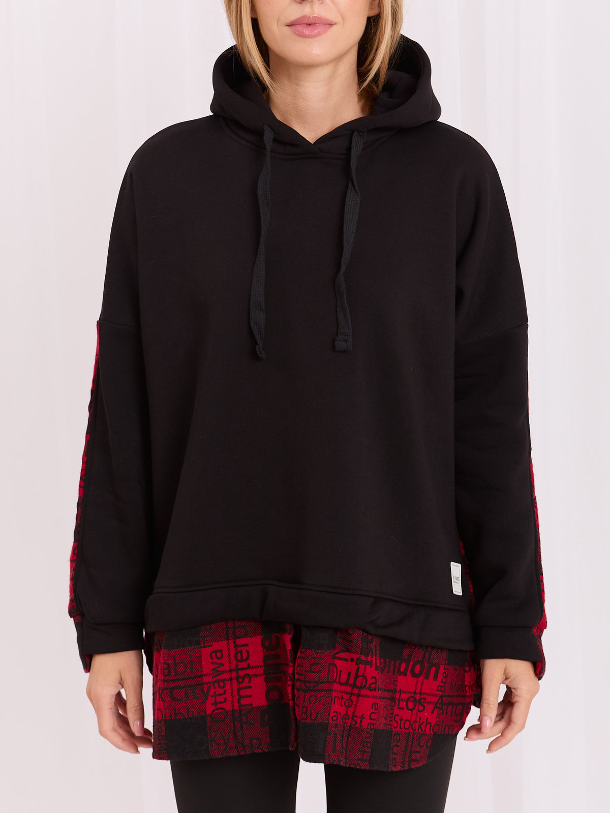 Hoodie met Contrasterende Print – Zwart/Rood
