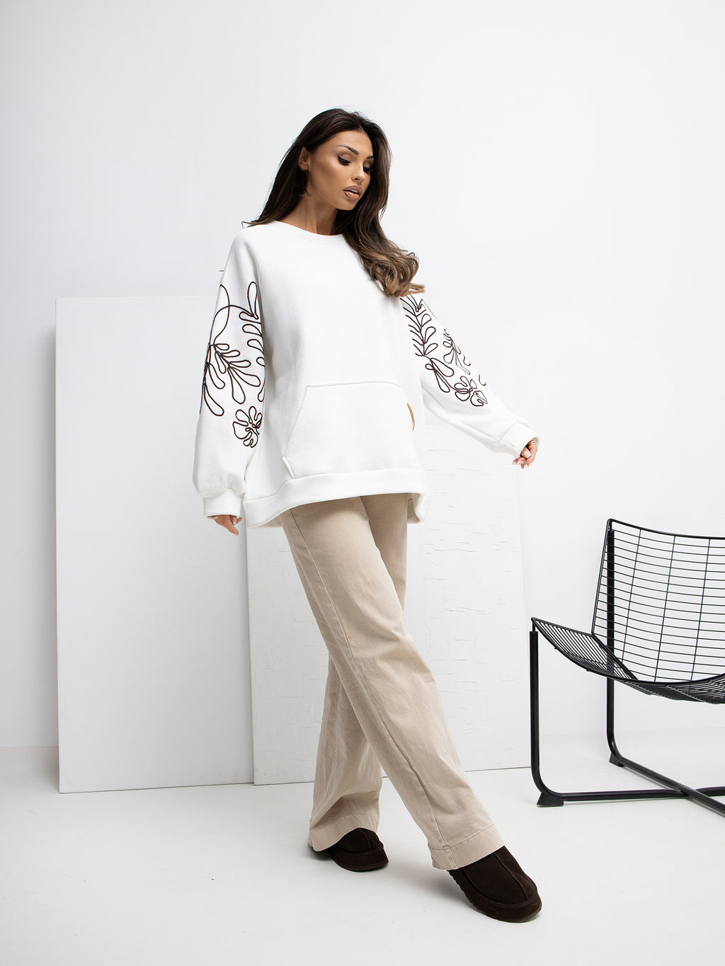 Sweater met Borduursel en Pofmouwen – Ecru