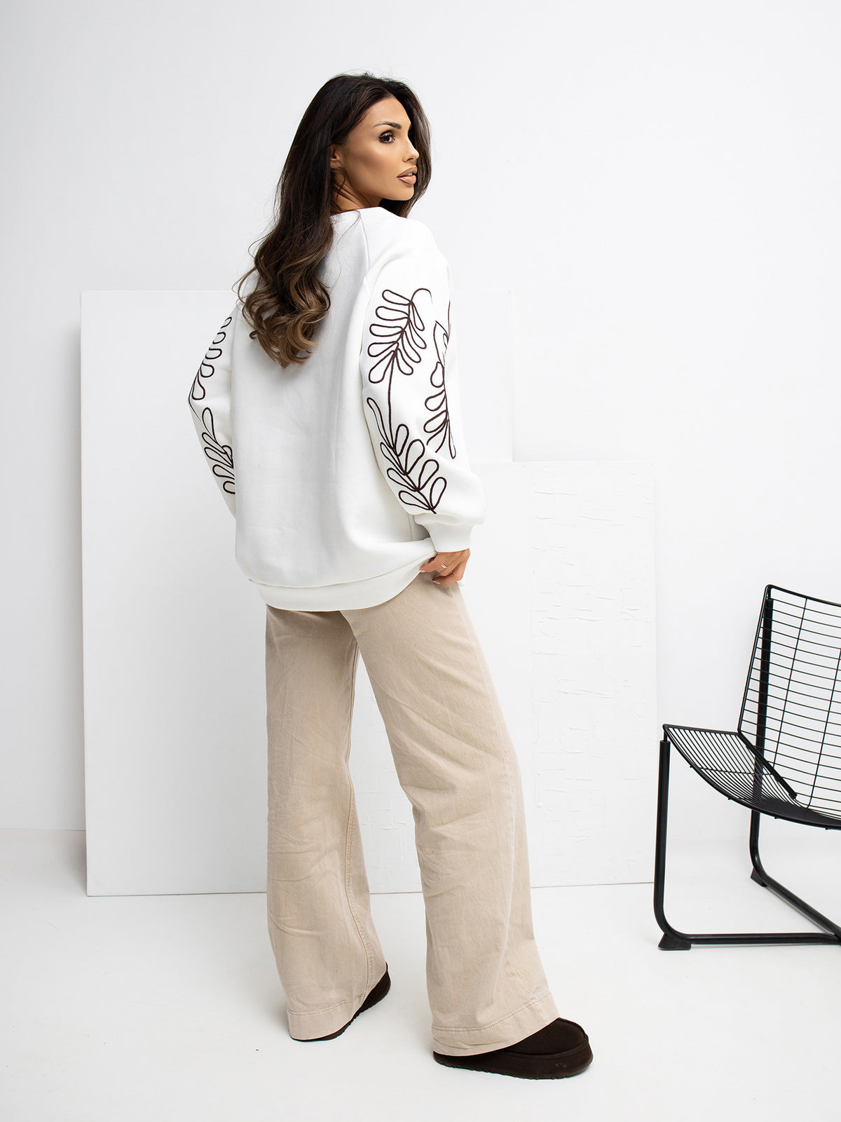 Sweater met Borduursel en Pofmouwen – Ecru