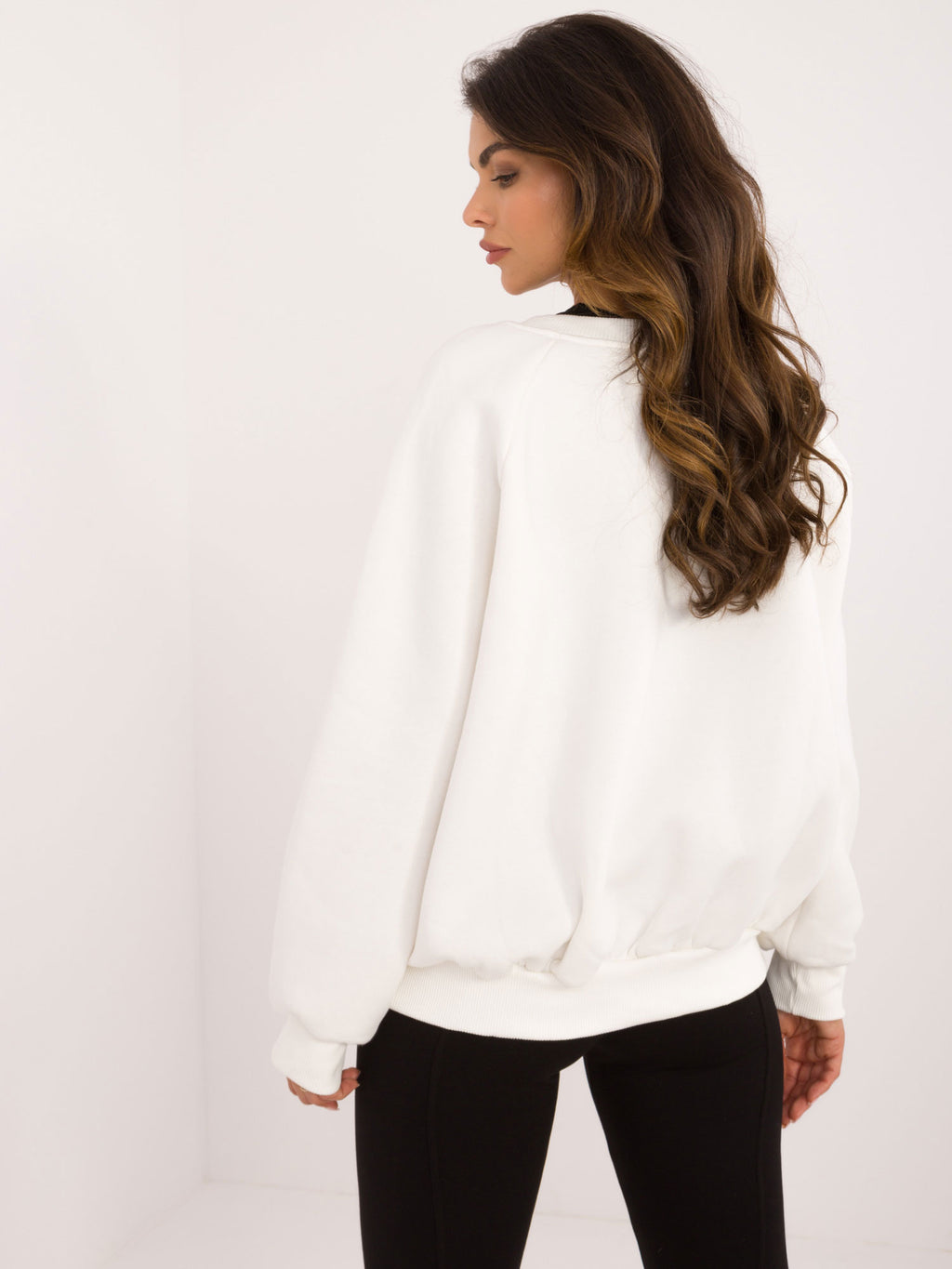 Oversized Sweater met Borduursel – Ecru