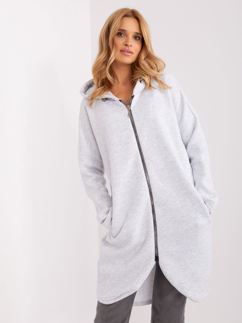 Lange Sweater met Rits en Capuchon – Lichtgrijs