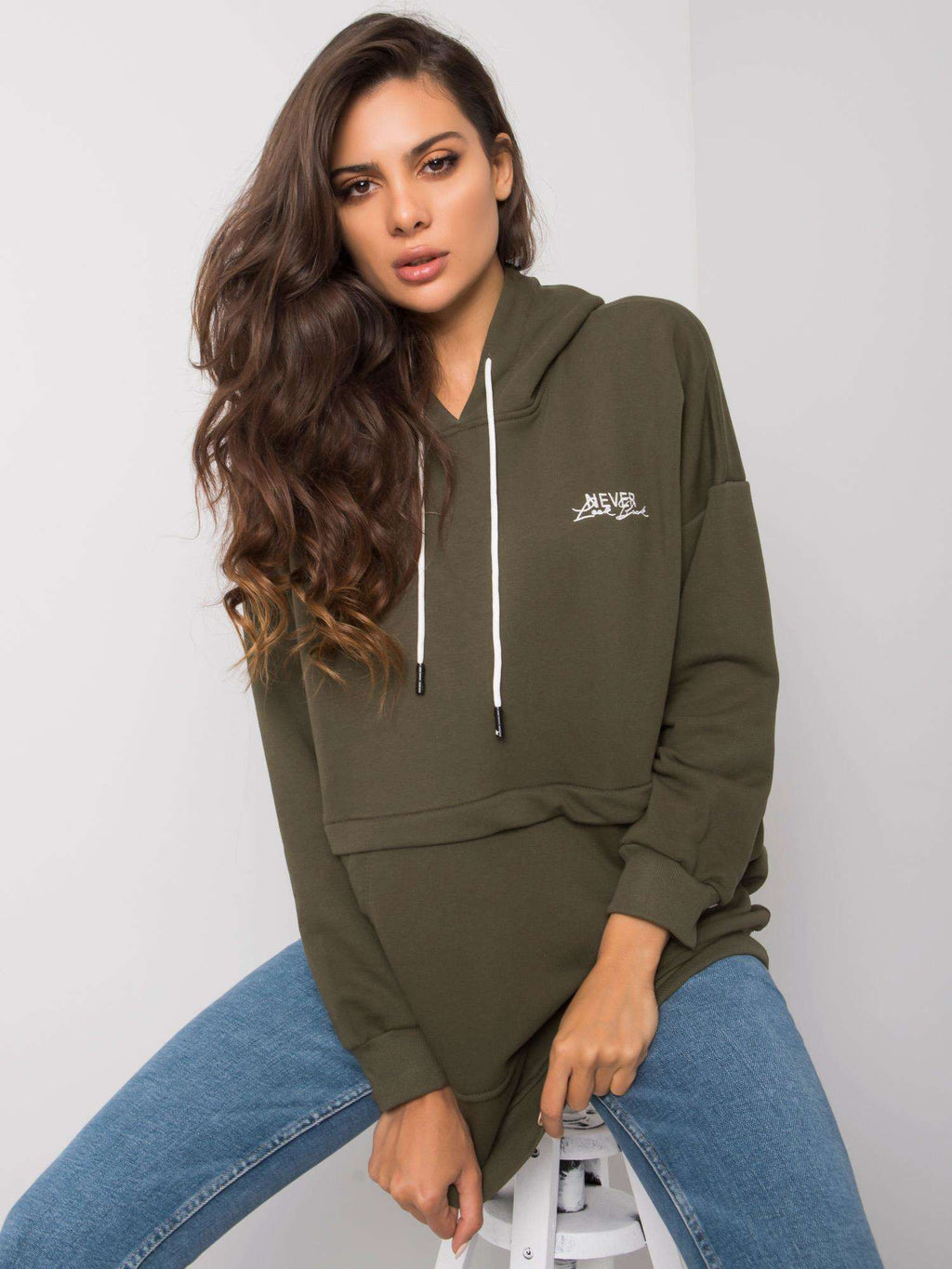 Edna Hoodie met Borduursel – Khaki